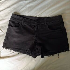Women’s shorts, mid rise